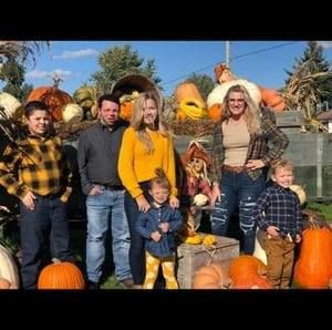 Meet your Posher, Kelly